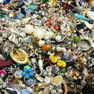 1kg Raw Jewellery Findings Job Lot Broken Beads Charms Clasps Craft Repair Parts