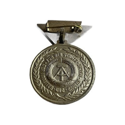 East German GDR Medal Schutz Arbeiter Bauern Macht Silver Pin DDR Stasi 1953