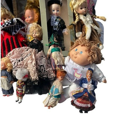 32x Vintage Doll Job Lot Porcelain Costume Souvenir Boxed Dolls