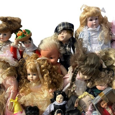 Vintage Doll Job Lot 80+ Mixed Porcelain Plastic Costume Dolls Ethnic Collecta