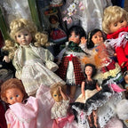 32x Vintage Doll Job Lot Porcelain Costume Souvenir Boxed Dolls