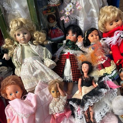 32x Vintage Doll Job Lot Porcelain Costume Souvenir Boxed Dolls