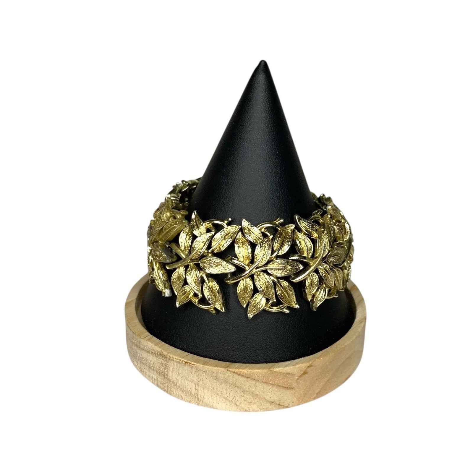 Vintage Coro Pegasus Chunky Gold Tone Leaves Statement Chain Bracelet Signed