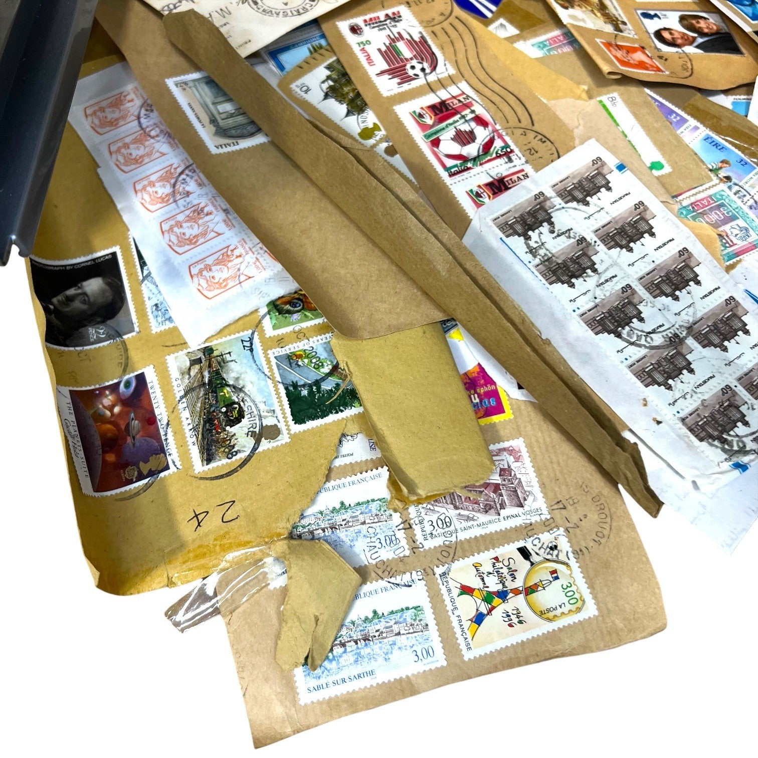 Huge Mixed World Stamps Bundle On Paper Kiloware Stamp Lot Covers Clippings