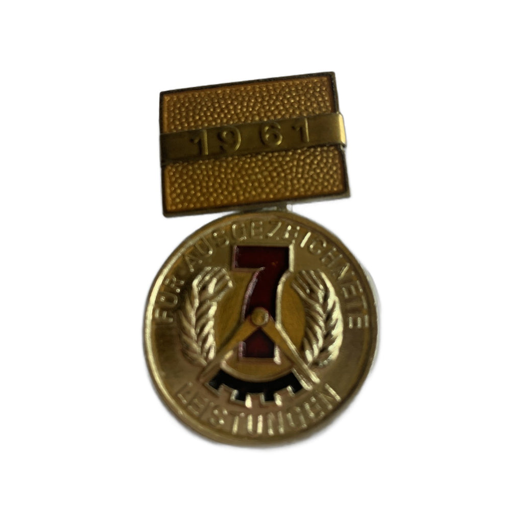 Vintage GDR DDR Medal Badge Fur Ausgezeichnete Leistungen 1961 Clasp