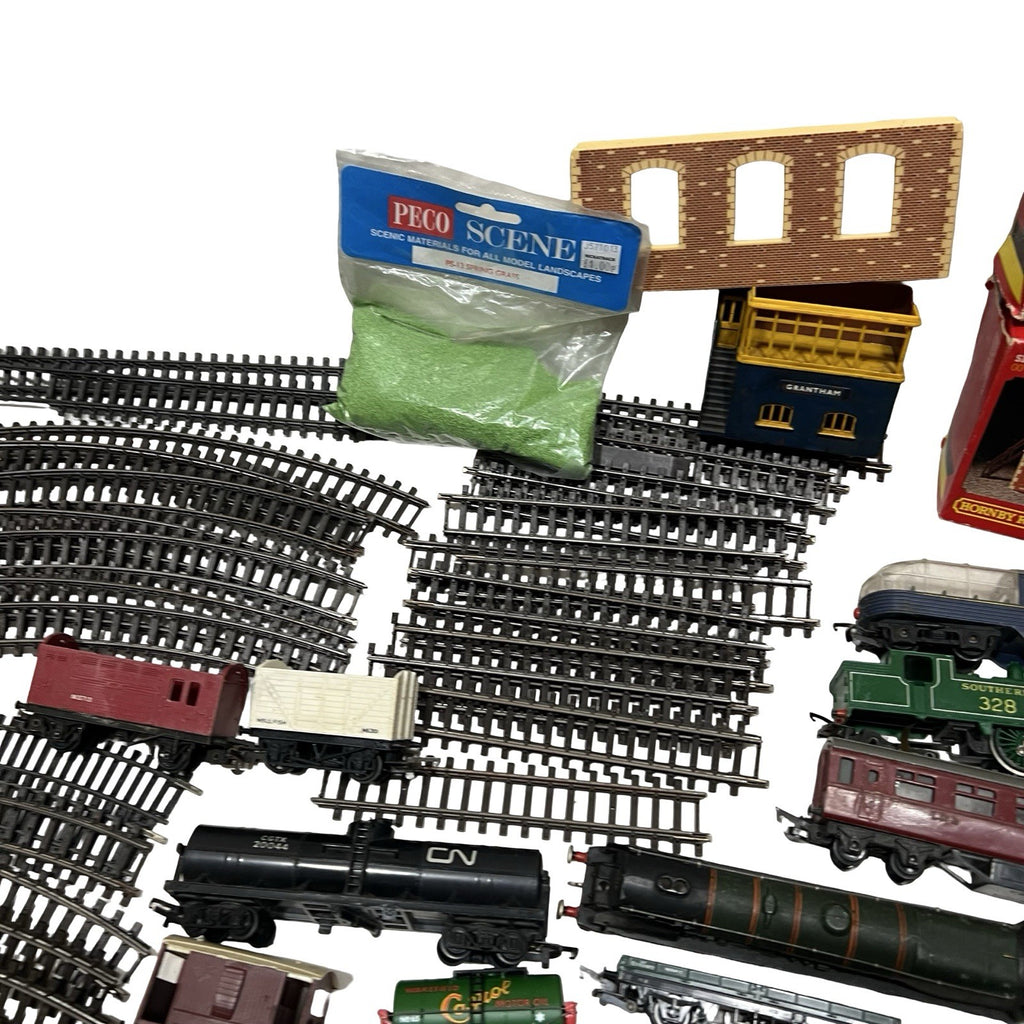 Vintage OO Gauge Model Railway Job Lot Hornby Tri-ang Track Locos Wagons Spares - back view