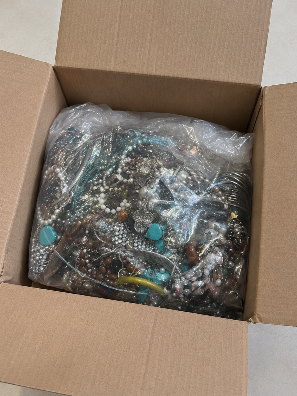 Bulk Vintage Costume Jewellery Job Lot, Raw Mixed Reseller & Craft Stock 1kg–100kg