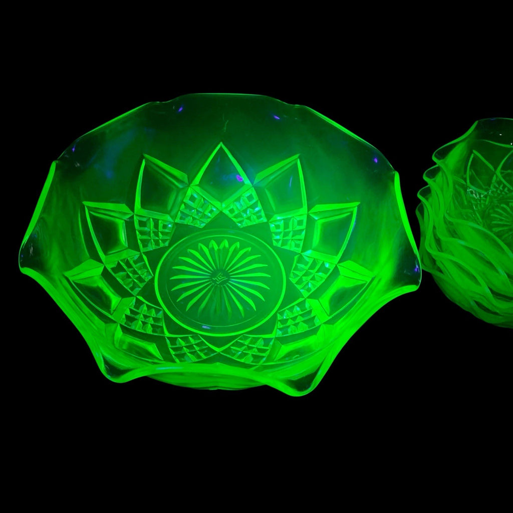 Vintage Hazel Atlas Diamond Arches Uranium Glass Large Bowl & 4 Dessert Bowls Bowls by TheVoyageBird