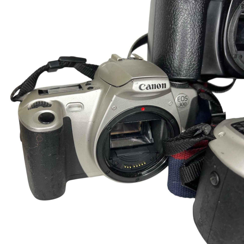 Vintage Bundle of 5 35mm SL R Cameras Canon EOS 300 500 1000F Minolta Vectis S-1