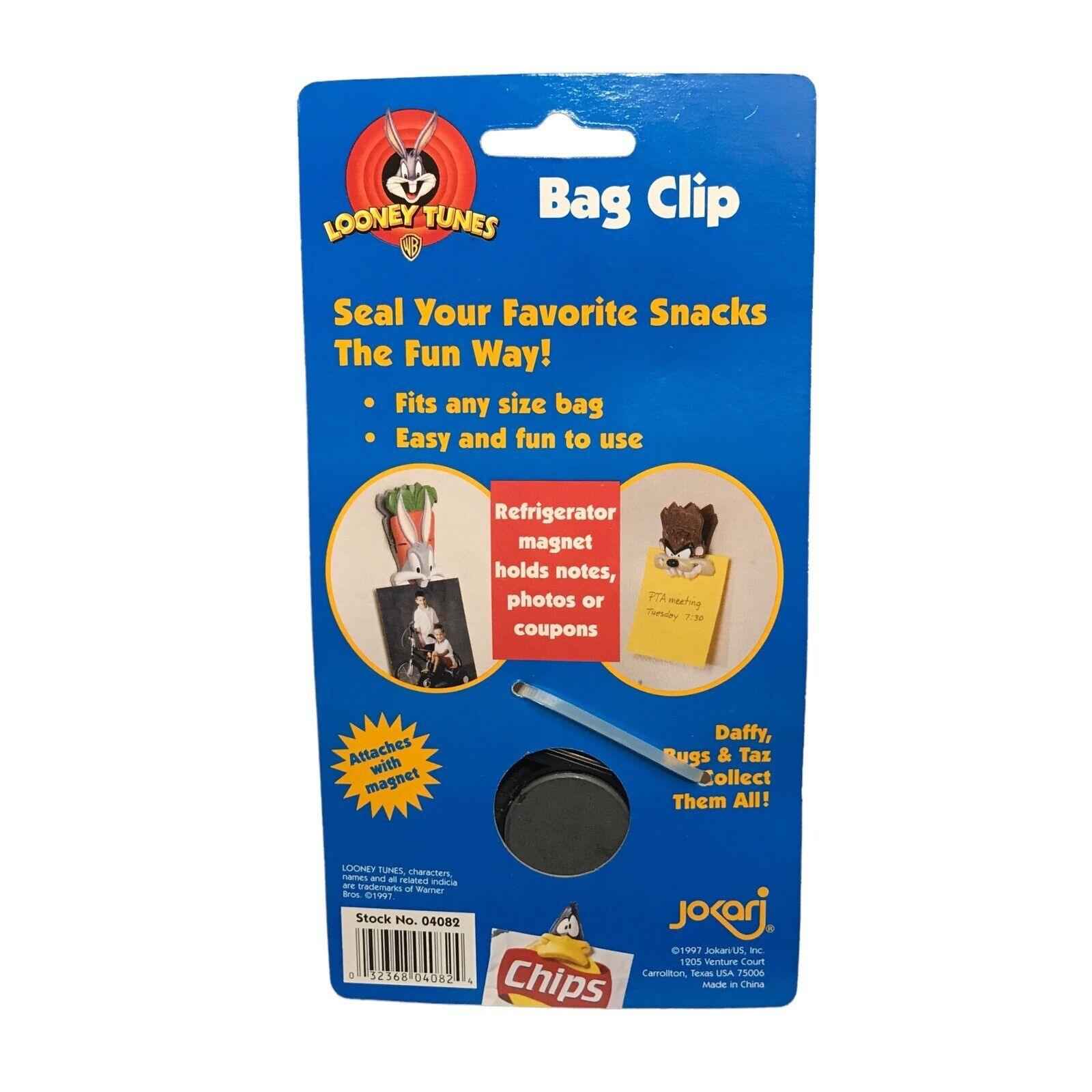 Vintage Looney Tunes Daffy Duck Chips Bag Clip Photo Holder RARE Carded 1997